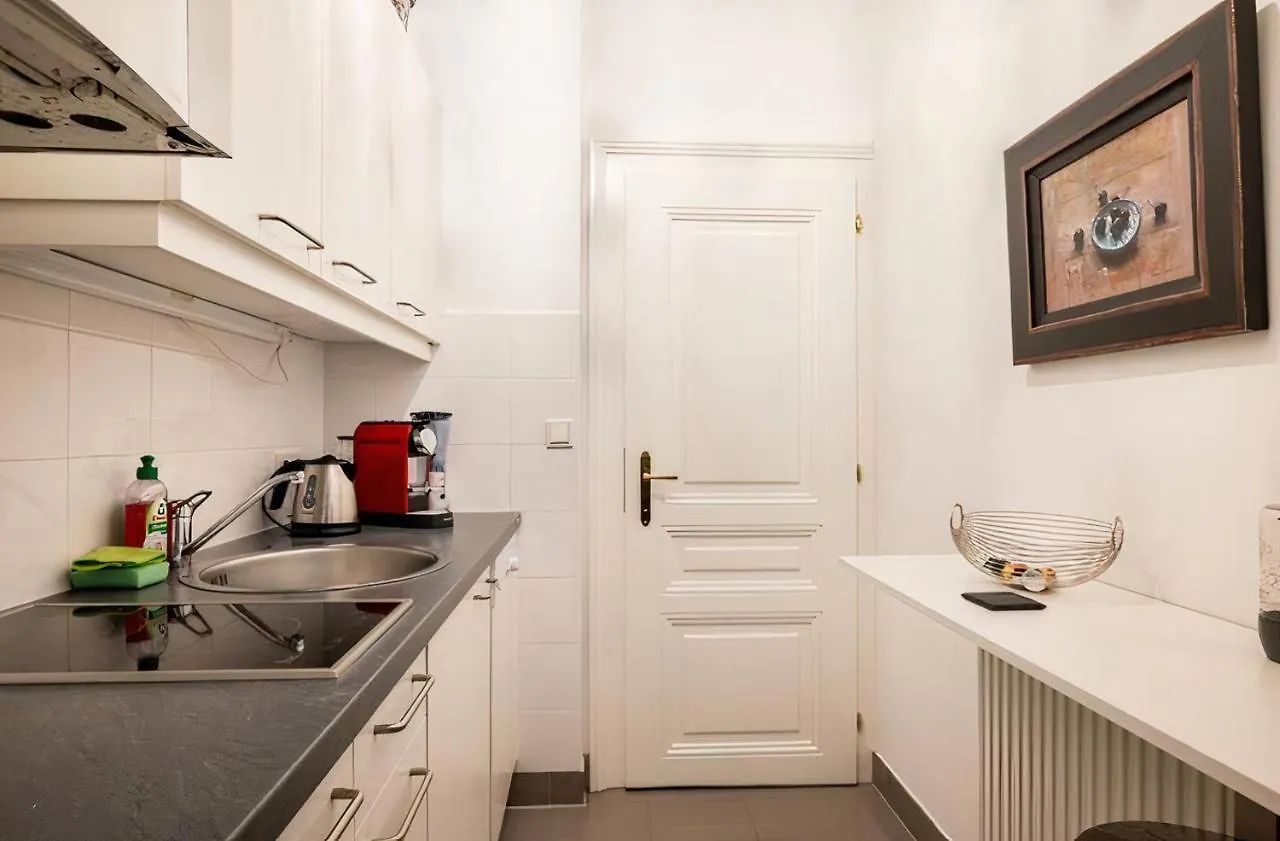 Ferienwohnung Imperial Gem . Flamboyant Studio . Heart Of Wien Apartment